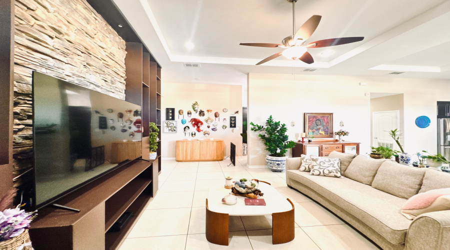 7607 Patricia Highsmith Dr, LAREDO, Texas 78041, 3 Bedrooms Bedrooms, 6 Rooms Rooms,2 BathroomsBathrooms,Residential,For Sale,7607 Patricia Highsmith Dr,20260661