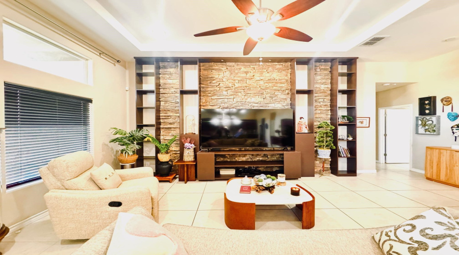 7607 Patricia Highsmith Dr, LAREDO, Texas 78041, 3 Bedrooms Bedrooms, 6 Rooms Rooms,2 BathroomsBathrooms,Residential,For Sale,7607 Patricia Highsmith Dr,20260661