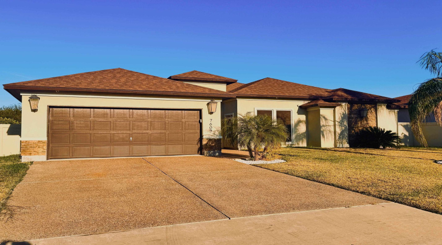 7607 Patricia Highsmith Dr, LAREDO, Texas 78041, 3 Bedrooms Bedrooms, 6 Rooms Rooms,2 BathroomsBathrooms,Residential,For Sale,7607 Patricia Highsmith Dr,20260661