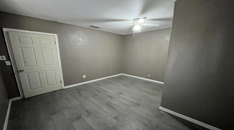 137 Pamplona Lp, Laredo, Texas 78046, 3 Bedrooms Bedrooms, 5 Rooms Rooms,1 BathroomBathrooms,Residential,For Sale,137 Pamplona Lp,20260663