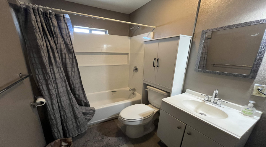 137 Pamplona Lp, Laredo, Texas 78046, 3 Bedrooms Bedrooms, 5 Rooms Rooms,1 BathroomBathrooms,Residential,For Sale,137 Pamplona Lp,20260663