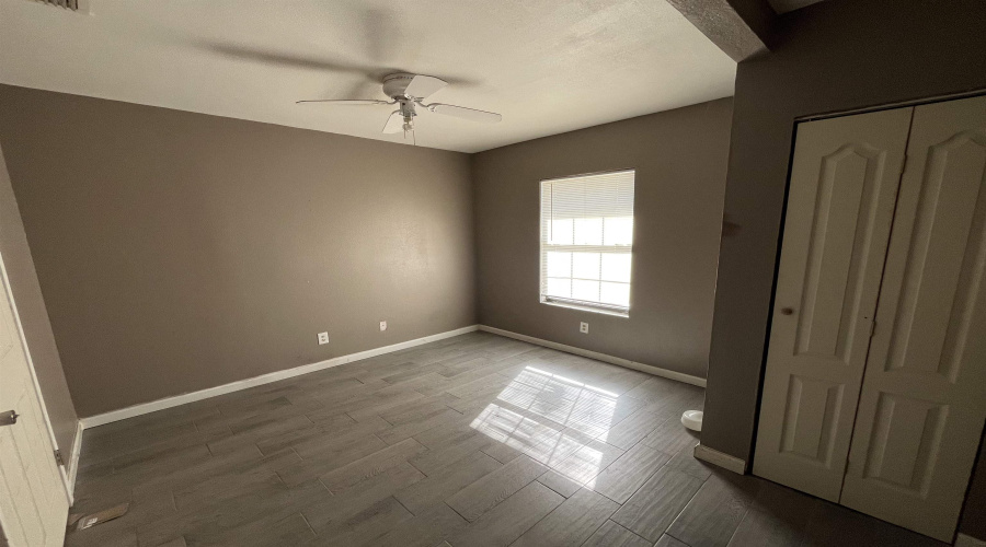 137 Pamplona Lp, Laredo, Texas 78046, 3 Bedrooms Bedrooms, 5 Rooms Rooms,1 BathroomBathrooms,Residential,For Sale,137 Pamplona Lp,20260663