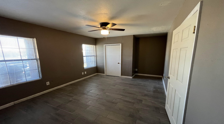 137 Pamplona Lp, Laredo, Texas 78046, 3 Bedrooms Bedrooms, 5 Rooms Rooms,1 BathroomBathrooms,Residential,For Sale,137 Pamplona Lp,20260663