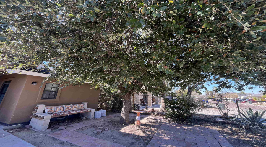 137 Pamplona Lp, Laredo, Texas 78046, 3 Bedrooms Bedrooms, 5 Rooms Rooms,1 BathroomBathrooms,Residential,For Sale,137 Pamplona Lp,20260663