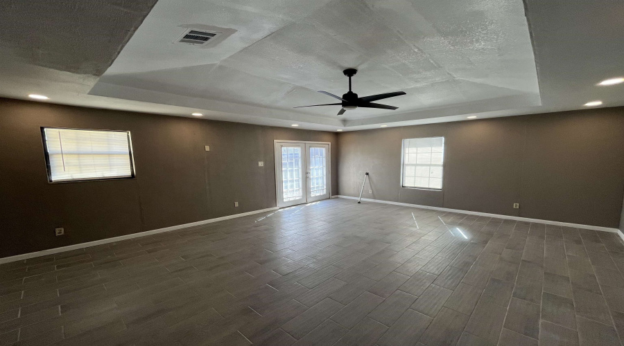 137 Pamplona Lp, Laredo, Texas 78046, 3 Bedrooms Bedrooms, 5 Rooms Rooms,1 BathroomBathrooms,Residential,For Sale,137 Pamplona Lp,20260663