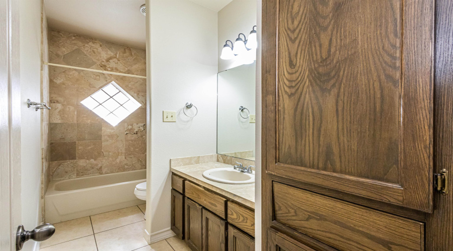 10702 Patron Lp, Laredo, Texas 78045, 3 Bedrooms Bedrooms, 7 Rooms Rooms,2 BathroomsBathrooms,Residential,For Rent,10702 Patron Lp,20260665