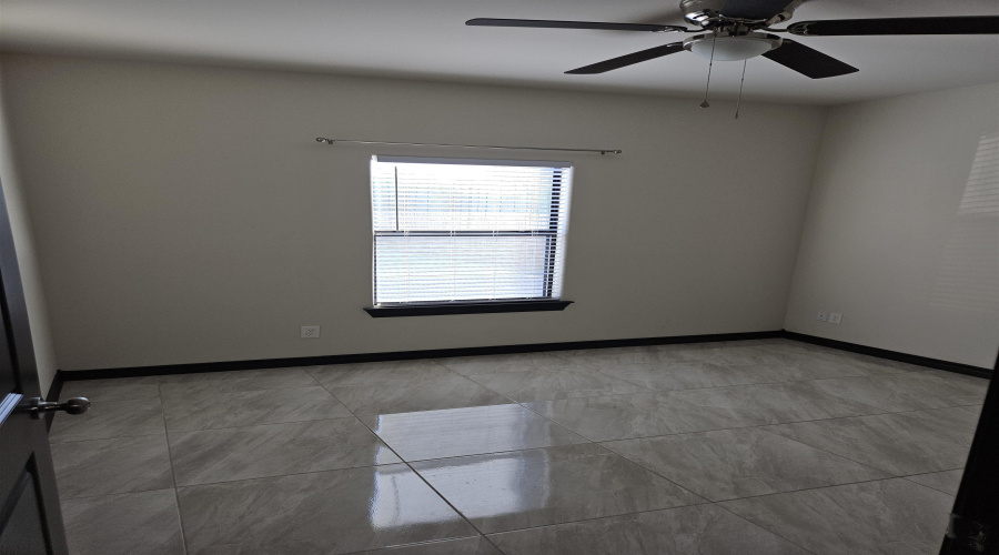 2907 Clark Blvd, Laredo, Texas 78043, 2 Bedrooms Bedrooms, 4 Rooms Rooms,2 BathroomsBathrooms,Residential,For Rent,2907 Clark Blvd,20260667