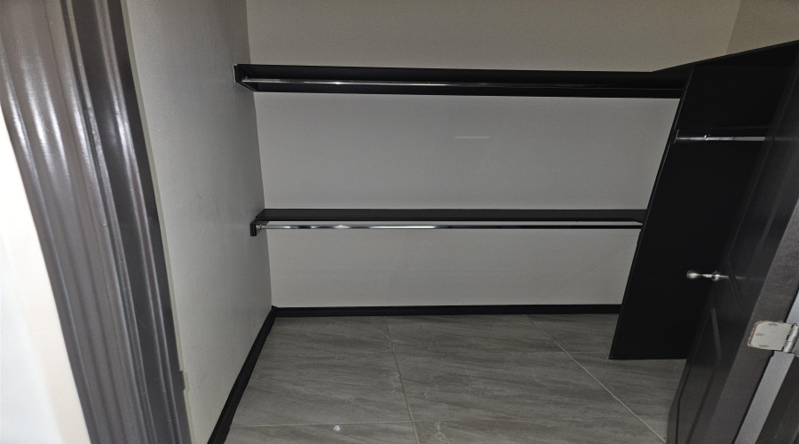 2907 Clark Blvd, Laredo, Texas 78043, 2 Bedrooms Bedrooms, 4 Rooms Rooms,2 BathroomsBathrooms,Residential,For Rent,2907 Clark Blvd,20260667