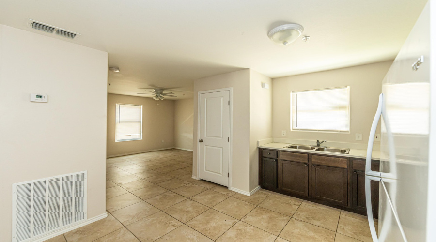 2601 Lomas Del Sur, Laredo, Texas 78046, 2 Bedrooms Bedrooms, 4 Rooms Rooms,2 BathroomsBathrooms,Residential,For Rent,2601 Lomas Del Sur,20260668