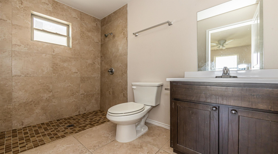 2601 Lomas Del Sur, Laredo, Texas 78046, 2 Bedrooms Bedrooms, 4 Rooms Rooms,2 BathroomsBathrooms,Residential,For Rent,2601 Lomas Del Sur,20260668