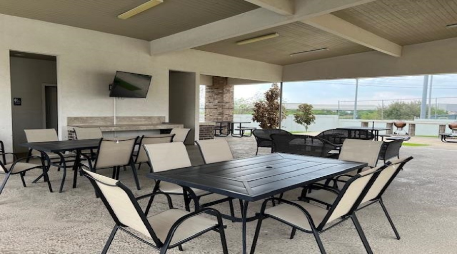 10902 International Blvd, LAREDO, Texas 78045, 3 Bedrooms Bedrooms, 5 Rooms Rooms,2 BathroomsBathrooms,Residential,For Rent,10902 International Blvd,20260671