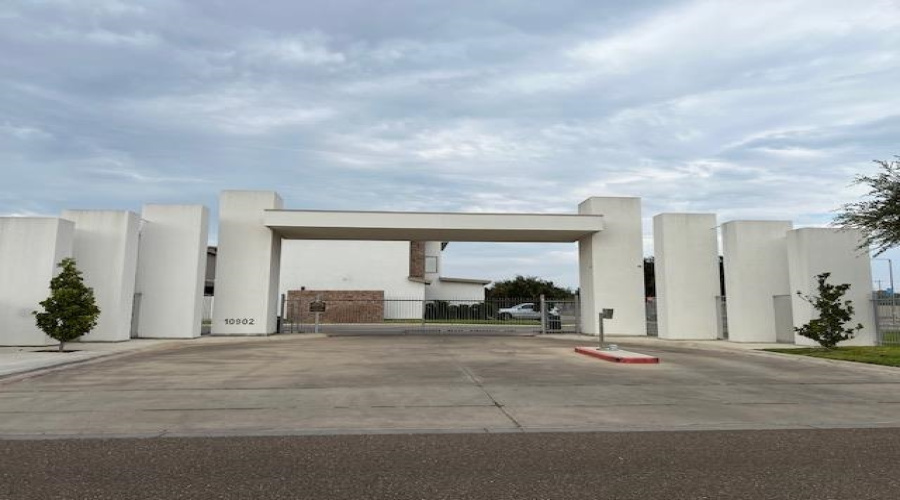 10902 International Blvd, LAREDO, Texas 78045, 3 Bedrooms Bedrooms, 5 Rooms Rooms,2 BathroomsBathrooms,Residential,For Rent,10902 International Blvd,20260671