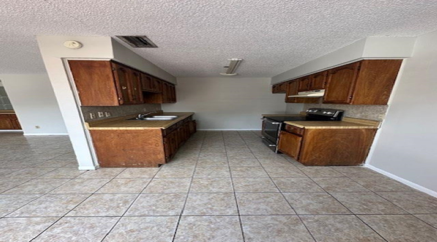 4902 Marcella Ave, Laredo, Texas 78041, 2 Bedrooms Bedrooms, 4 Rooms Rooms,1 BathroomBathrooms,Residential,For Rent,4902 Marcella Ave,20260675