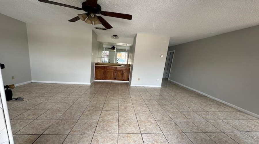 4902 Marcella Ave, Laredo, Texas 78041, 2 Bedrooms Bedrooms, 4 Rooms Rooms,1 BathroomBathrooms,Residential,For Sale,4902 Marcella Ave,20260676