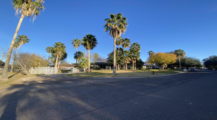 337 Regal Dr, LAREDO, Texas 78041, 4 Bedrooms Bedrooms, 7 Rooms Rooms,5 BathroomsBathrooms,Residential,For Sale,337 Regal Dr,20260677