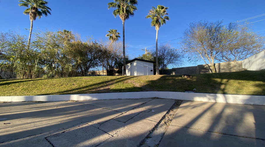 337 Regal Dr, LAREDO, Texas 78041, 4 Bedrooms Bedrooms, 7 Rooms Rooms,5 BathroomsBathrooms,Residential,For Sale,337 Regal Dr,20260677