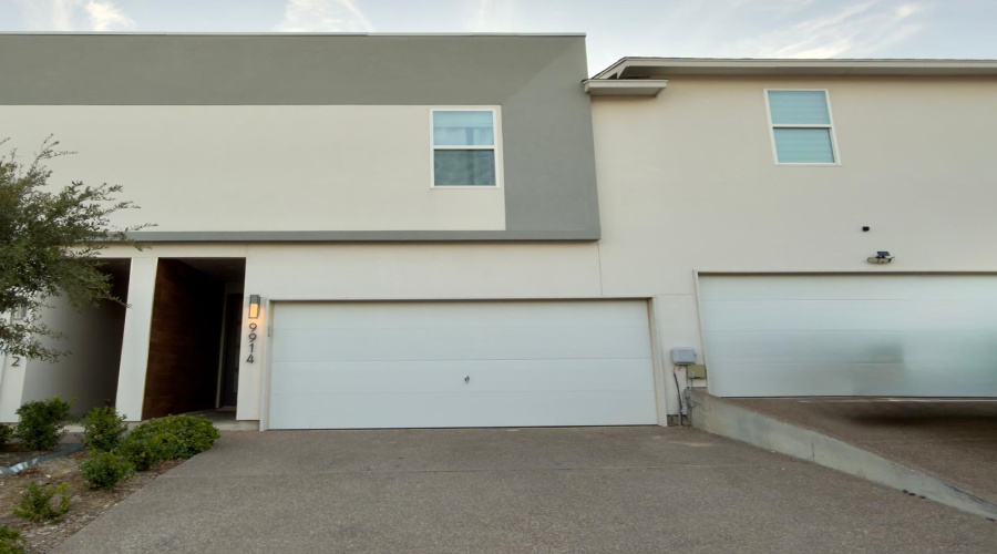 9914 Kaspar Dr., Laredo, Texas 78045, 3 Bedrooms Bedrooms, 6 Rooms Rooms,2 BathroomsBathrooms,Residential,For Rent,9914 Kaspar Dr.,20255026