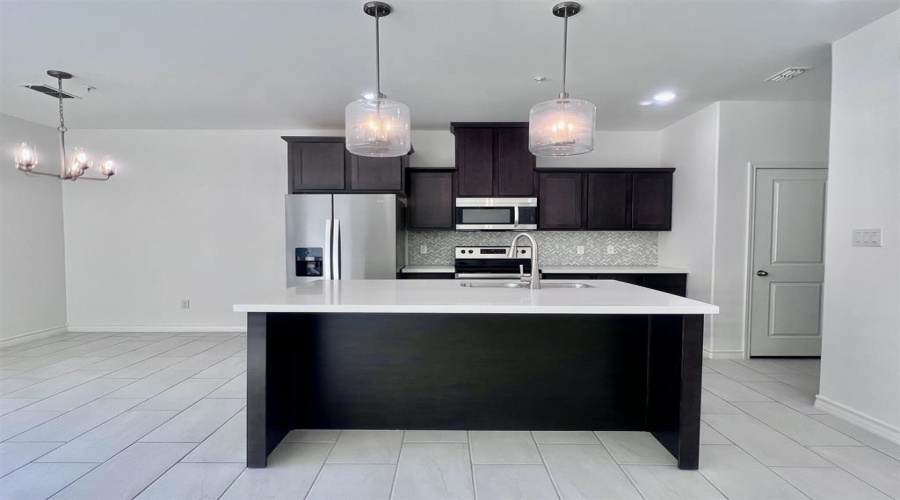 9914 Kaspar Dr., Laredo, Texas 78045, 3 Bedrooms Bedrooms, 6 Rooms Rooms,2 BathroomsBathrooms,Residential,For Rent,9914 Kaspar Dr.,20255026