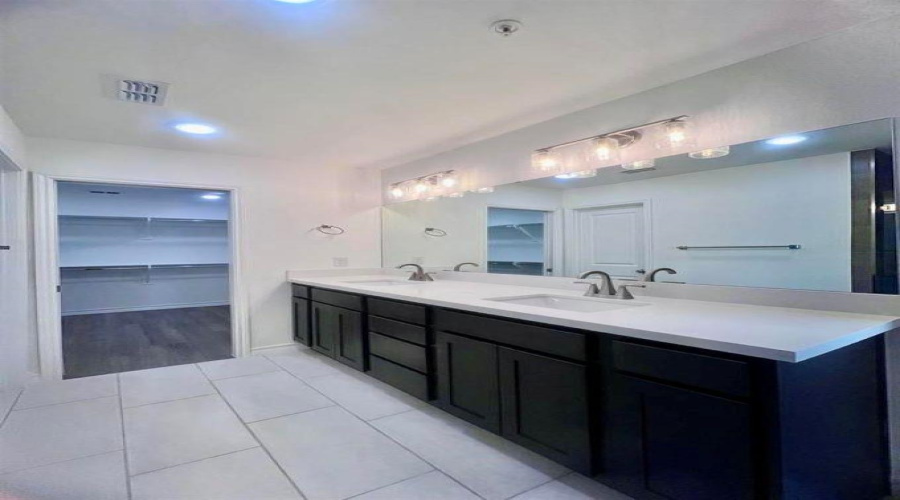 9914 Kaspar Dr., Laredo, Texas 78045, 3 Bedrooms Bedrooms, 6 Rooms Rooms,2 BathroomsBathrooms,Residential,For Rent,9914 Kaspar Dr.,20255026