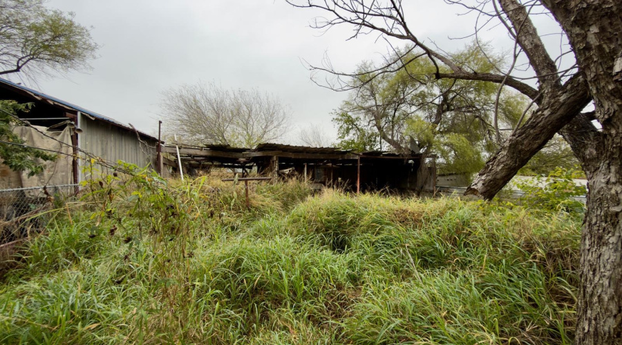 2806 Tinaja Tinaja St, Laredo, Texas 78046, 3 Bedrooms Bedrooms, 5 Rooms Rooms,2 BathroomsBathrooms,Residential,For Sale,2806 Tinaja Tinaja St,20260679