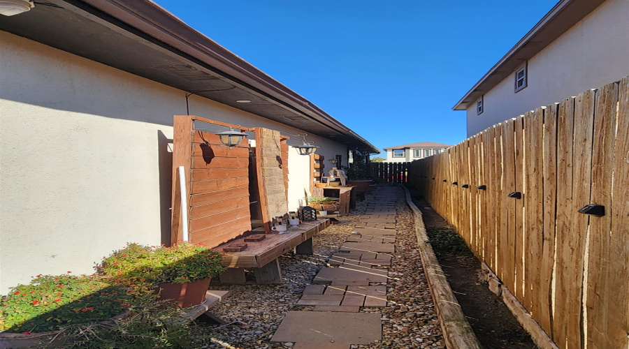 4324 Alina Dr., Laredo, Texas 78046, 3 Bedrooms Bedrooms, 6 Rooms Rooms,2 BathroomsBathrooms,Residential,For Sale,4324 Alina Dr.,20260680