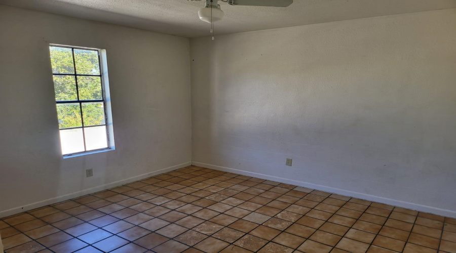 2704 Kearney St, Laredo, Texas 78043, 2 Bedrooms Bedrooms, 3 Rooms Rooms,1 BathroomBathrooms,Residential,For Rent,2704 Kearney St,20260682