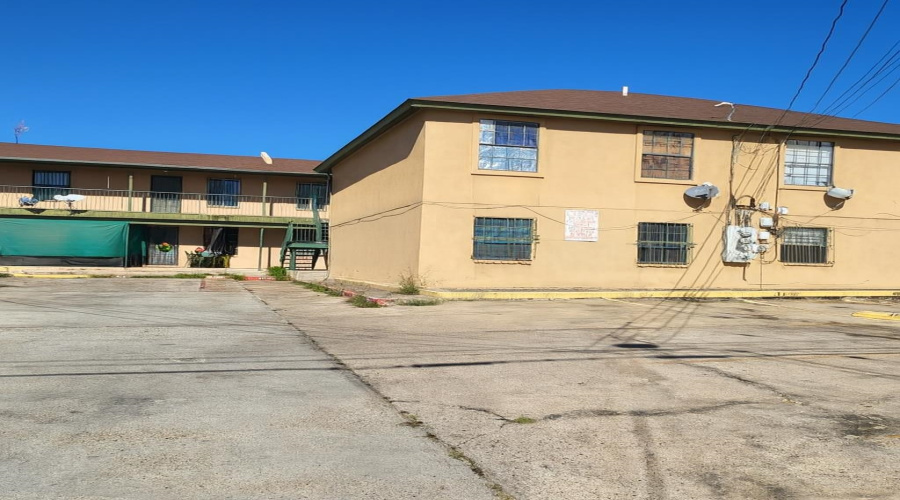 2704 Kearney St, Laredo, Texas 78043, 2 Bedrooms Bedrooms, 3 Rooms Rooms,1 BathroomBathrooms,Residential,For Rent,2704 Kearney St,20260682