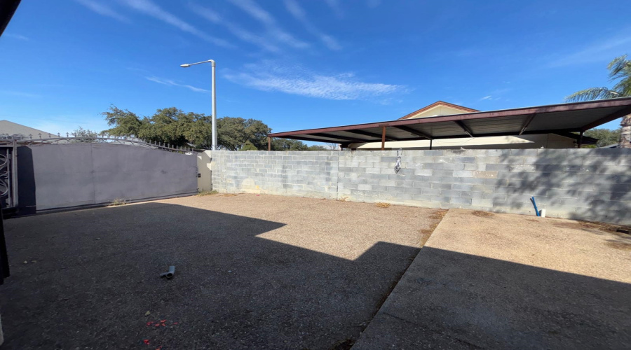 3802 Daniela Lp, Laredo, Texas 78043, 3 Bedrooms Bedrooms, 6 Rooms Rooms,2 BathroomsBathrooms,Residential,For Sale,3802 Daniela Lp,20260684