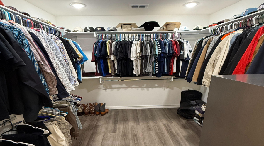 9916 Kaspar Dr., LAREDO, Texas 78045, 3 Bedrooms Bedrooms, 6 Rooms Rooms,2 BathroomsBathrooms,Residential,For Rent,9916 Kaspar Dr.,20260686