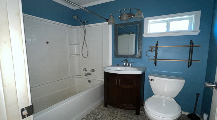 1001 N Elm St, Hebbronville, Texas 78361, 2 Bedrooms Bedrooms, 4 Rooms Rooms,1 BathroomBathrooms,Residential,For Sale,1001 N Elm St,20260688