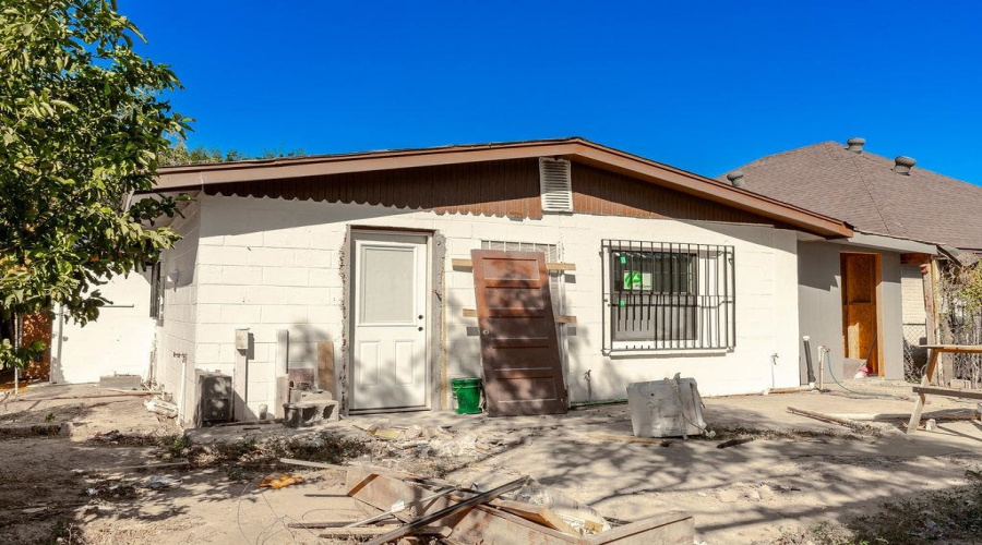 1817 Baltimore St, Laredo, Texas 78041, 2 Bedrooms Bedrooms, 4 Rooms Rooms,1 BathroomBathrooms,Residential,For Sale,1817 Baltimore St,20255031