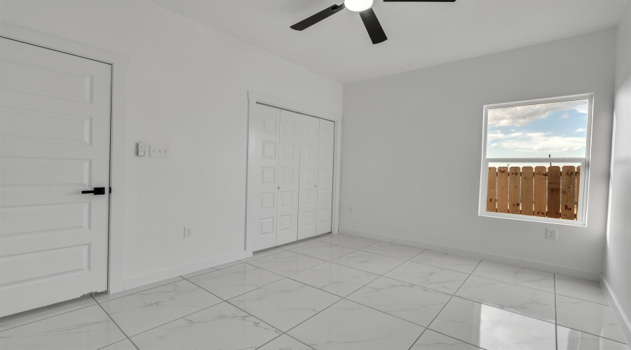 5061 Luna Grande Lp., LAREDO, Texas 78046-6042, 3 Bedrooms Bedrooms, 5 Rooms Rooms,2 BathroomsBathrooms,Residential,For Sale,5061 Luna Grande Lp.,20260691