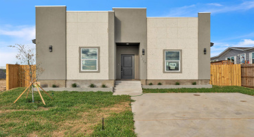 5061 Luna Grande Lp., LAREDO, Texas 78046-6042, 3 Bedrooms Bedrooms, 5 Rooms Rooms,2 BathroomsBathrooms,Residential,For Sale,5061 Luna Grande Lp.,20260691