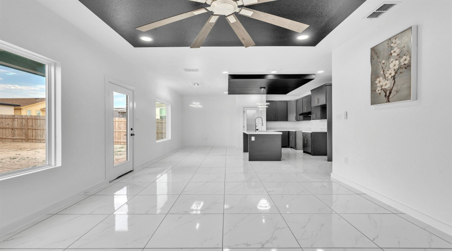 5061 Luna Grande Lp., LAREDO, Texas 78046-6042, 3 Bedrooms Bedrooms, 5 Rooms Rooms,2 BathroomsBathrooms,Residential,For Sale,5061 Luna Grande Lp.,20260691