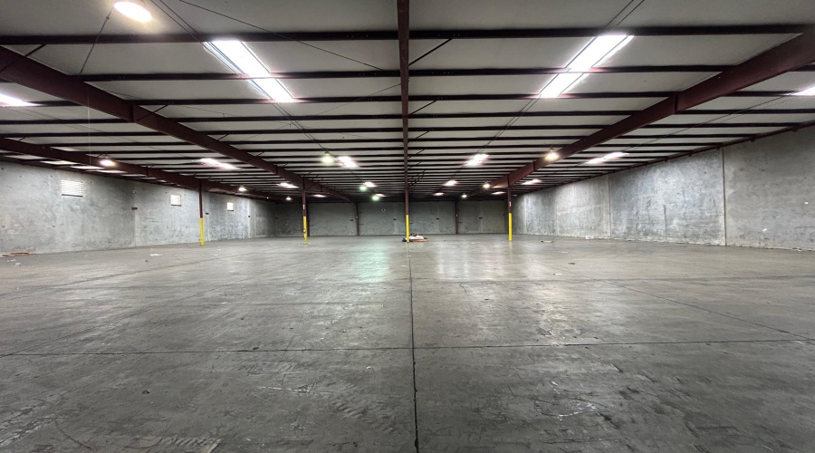 502 Nafta Blvd, Laredo, Texas 78045, 1 Bedroom Bedrooms, 21 Rooms Rooms,2 BathroomsBathrooms,Commercial/industrial,For Rent,502 Nafta Blvd,20260692