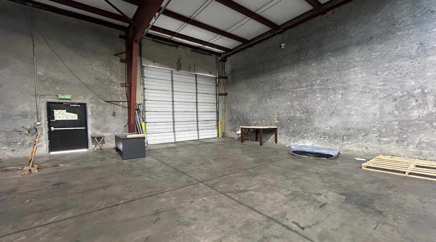 502 Nafta Blvd, Laredo, Texas 78045, 1 Bedroom Bedrooms, 21 Rooms Rooms,2 BathroomsBathrooms,Commercial/industrial,For Rent,502 Nafta Blvd,20260692