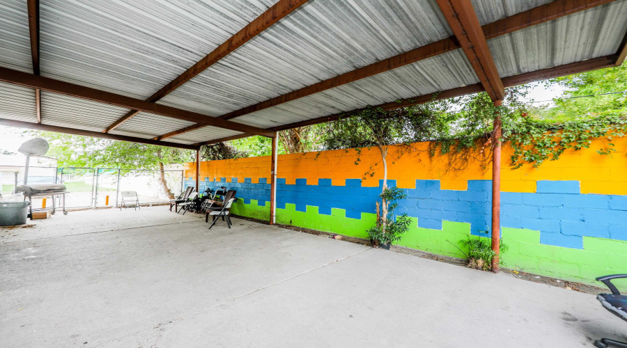 220 W Hillside Rd, LAREDO, Texas 78041, 1 Room Rooms,3 BathroomsBathrooms,Commercial retail/office,For Sale,220 W Hillside Rd,20260703