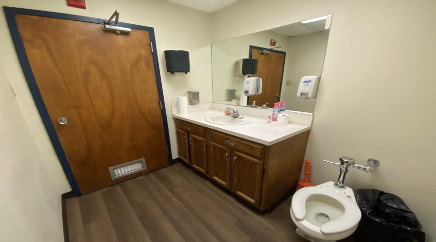 8321 Las Cruces Dr, LAREDO, Texas 78045, 1 Room Rooms,2 BathroomsBathrooms,Commercial retail/office,For Rent,8321 Las Cruces Dr,20260712