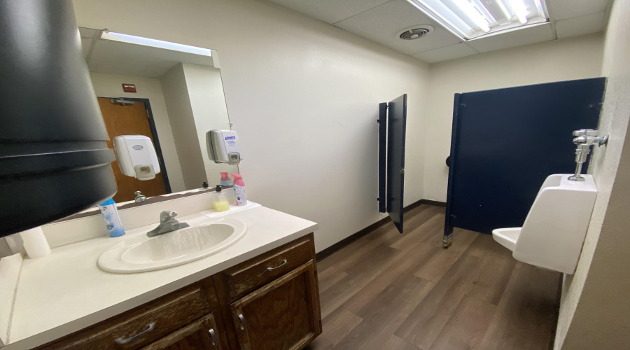 8321 Las Cruces Dr, LAREDO, Texas 78045, 1 Room Rooms,2 BathroomsBathrooms,Commercial retail/office,For Rent,8321 Las Cruces Dr,20260712