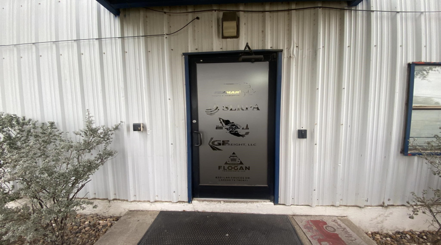 8321 Las Cruces Dr, LAREDO, Texas 78045, 1 Room Rooms,2 BathroomsBathrooms,Commercial retail/office,For Rent,8321 Las Cruces Dr,20260713