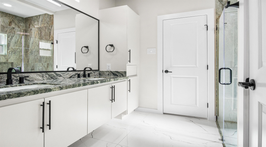 8707 Plantation East Dr, Laredo, Texas 78045, 5 Bedrooms Bedrooms, 8 Rooms Rooms,3 BathroomsBathrooms,Residential,For Sale,8707 Plantation East Dr,20255352