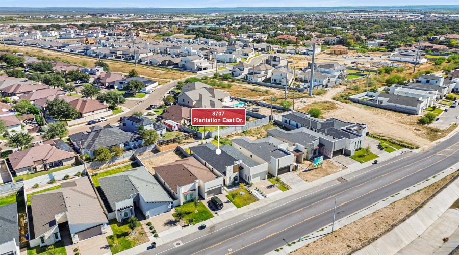 8707 Plantation East Dr, Laredo, Texas 78045, 5 Bedrooms Bedrooms, 8 Rooms Rooms,3 BathroomsBathrooms,Residential,For Sale,8707 Plantation East Dr,20255352