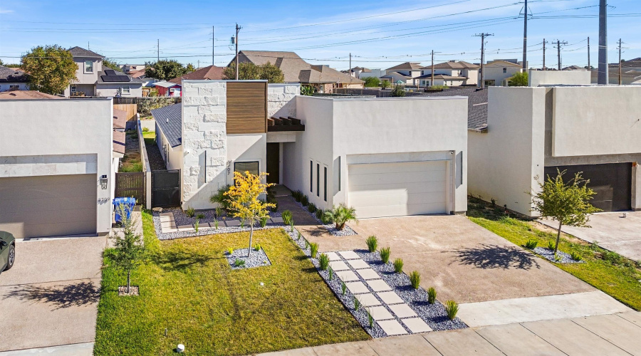 8707 Plantation East Dr, Laredo, Texas 78045, 5 Bedrooms Bedrooms, 8 Rooms Rooms,3 BathroomsBathrooms,Residential,For Sale,8707 Plantation East Dr,20255352