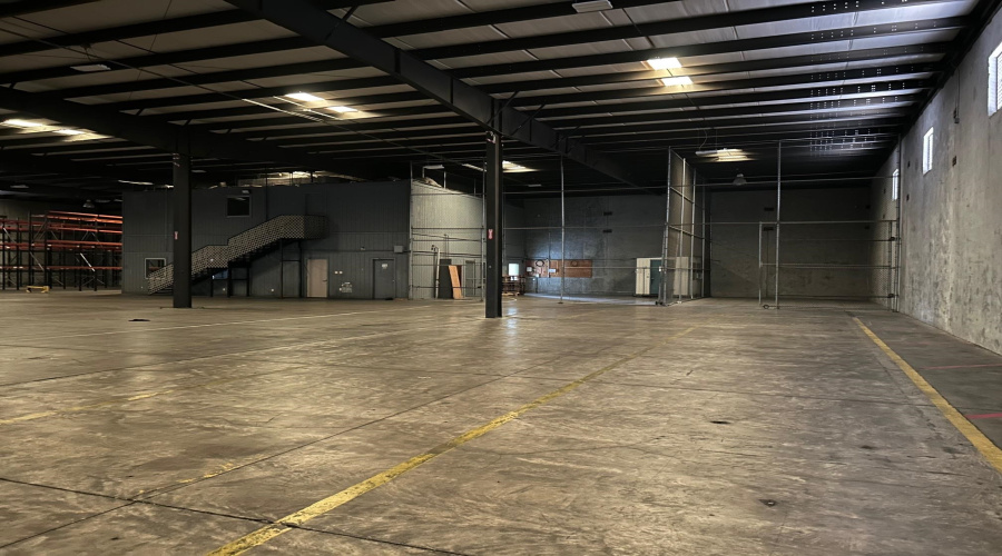 825 Union Pacific Blvd, Laredo, Texas 78045, 1 Bedroom Bedrooms, 11 Rooms Rooms,4 BathroomsBathrooms,Commercial/industrial,For Rent,825 Union Pacific Blvd,20260697