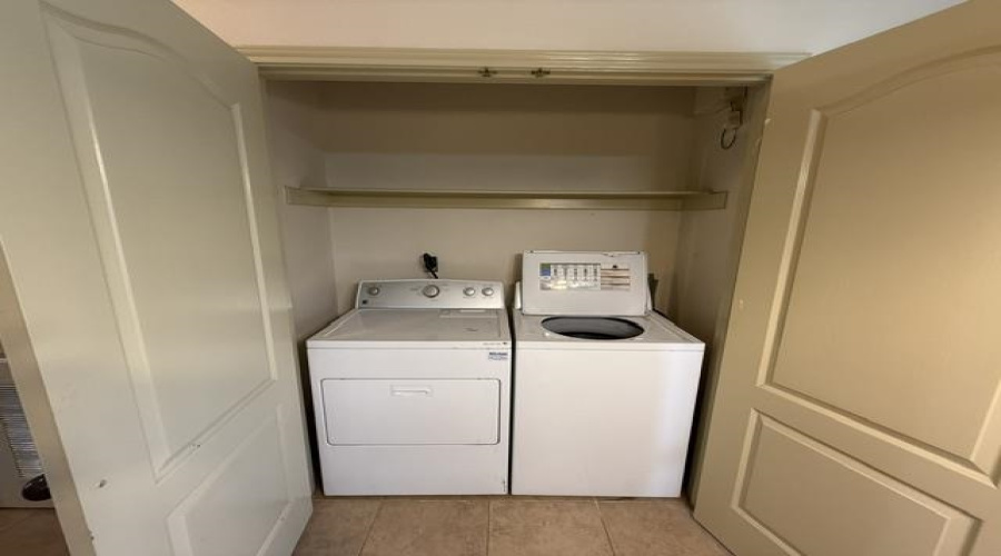 10706 International Blvd, LAREDO, Texas 78045, 2 Bedrooms Bedrooms, 5 Rooms Rooms,1 BathroomBathrooms,Residential,For Rent,10706 International Blvd,20260694