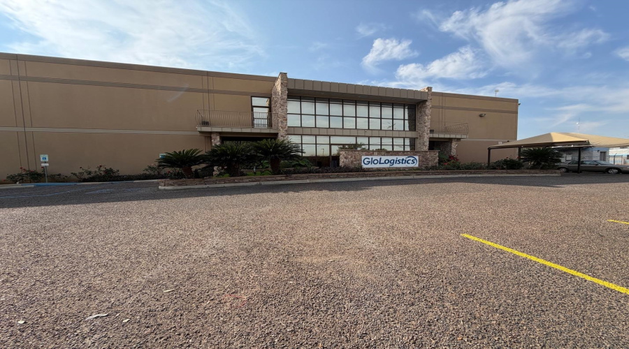 11910 Conley Rd, LAREDO, Texas 78045-9999, 1 Bedroom Bedrooms, 11 Rooms Rooms,4 BathroomsBathrooms,Commercial/industrial,For Sale,11910 Conley Rd,20260702