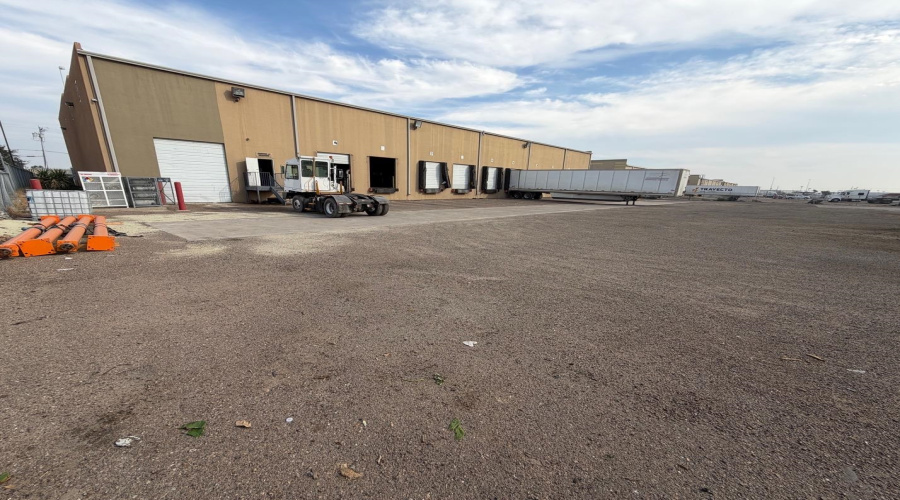 11910 Conley Rd, LAREDO, Texas 78045-9999, 1 Bedroom Bedrooms, 11 Rooms Rooms,4 BathroomsBathrooms,Commercial/industrial,For Sale,11910 Conley Rd,20260702