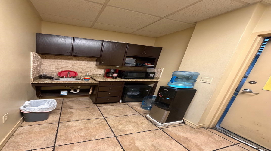 11910 Conley Rd, LAREDO, Texas 78045-9999, 1 Bedroom Bedrooms, 11 Rooms Rooms,4 BathroomsBathrooms,Commercial/industrial,For Sale,11910 Conley Rd,20260702