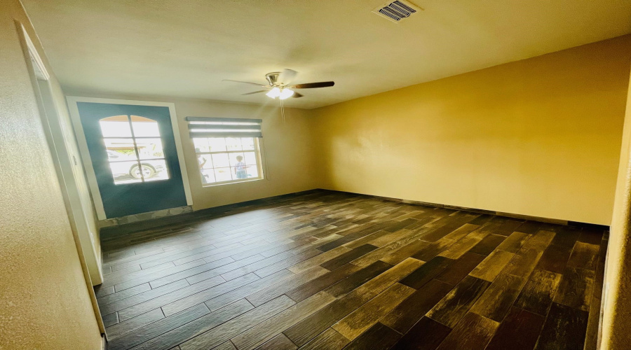 4416 Flores Ave, Laredo, Texas 78041, 7 Bedrooms Bedrooms, 10 Rooms Rooms,3 BathroomsBathrooms,Residential,For Sale,4416 Flores Ave,20260704