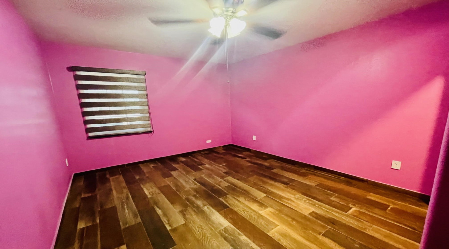 4416 Flores Ave, Laredo, Texas 78041, 7 Bedrooms Bedrooms, 10 Rooms Rooms,3 BathroomsBathrooms,Residential,For Sale,4416 Flores Ave,20260704